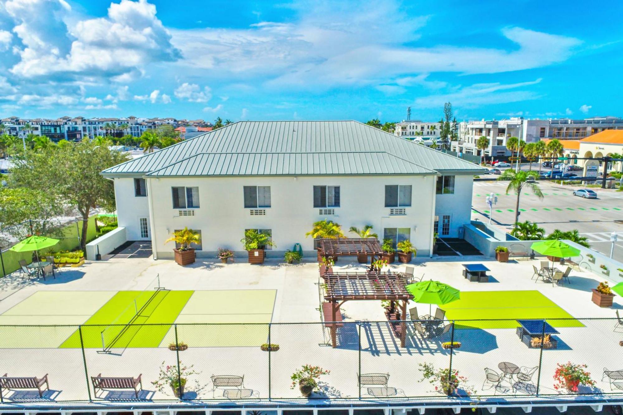 Naples Park Central Hotel 외부 사진