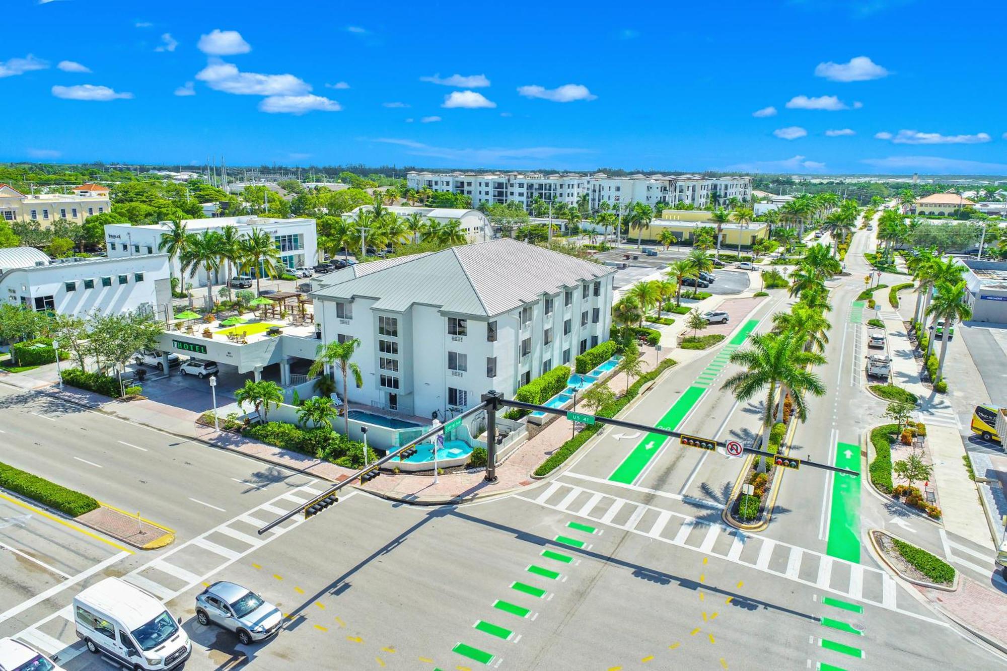 Naples Park Central Hotel 외부 사진