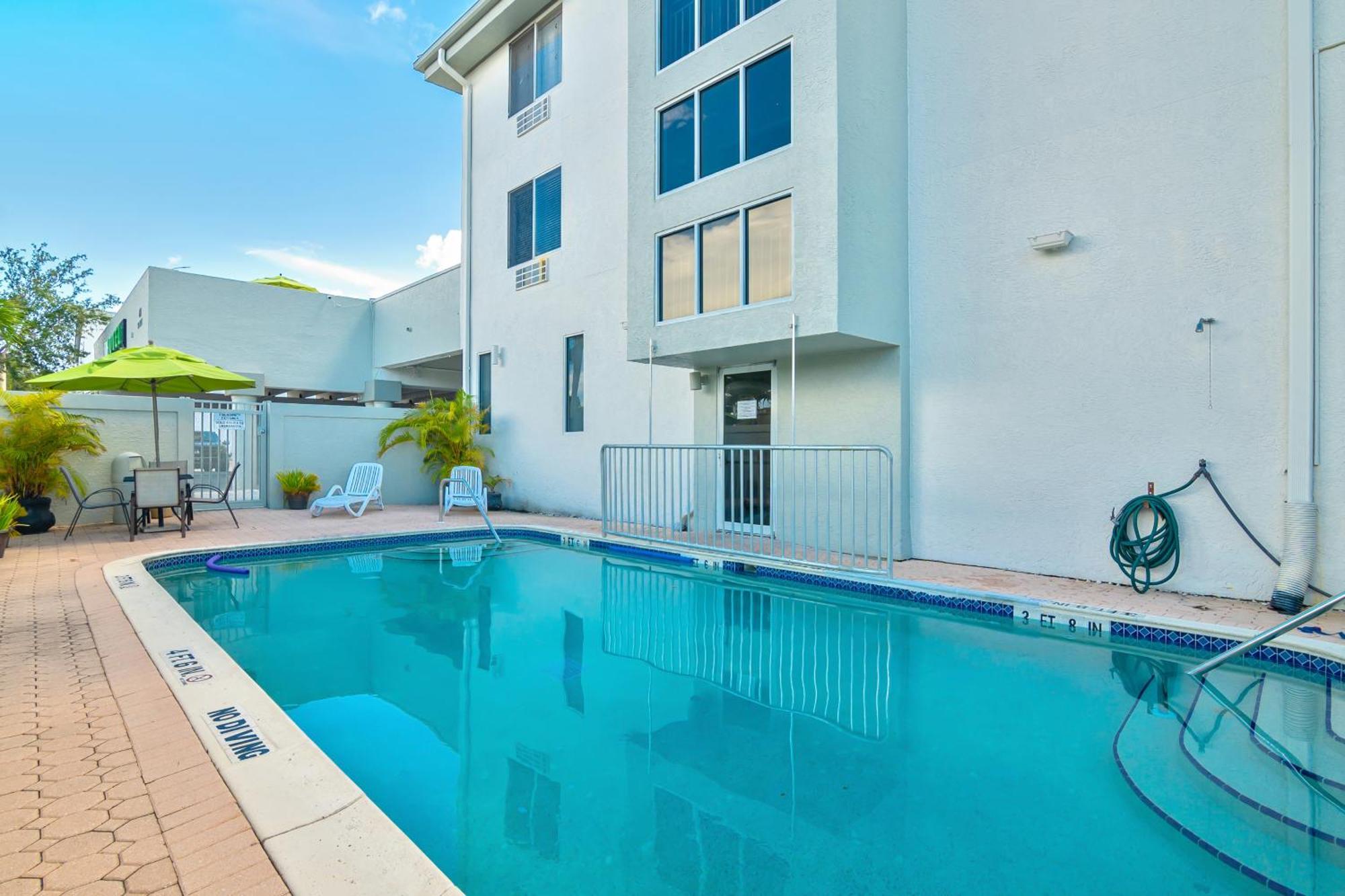Naples Park Central Hotel 외부 사진