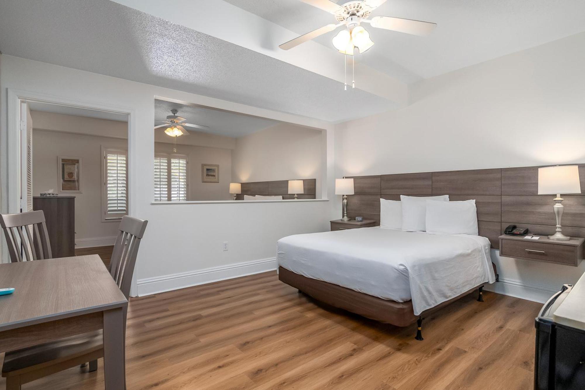 Naples Park Central Hotel 외부 사진