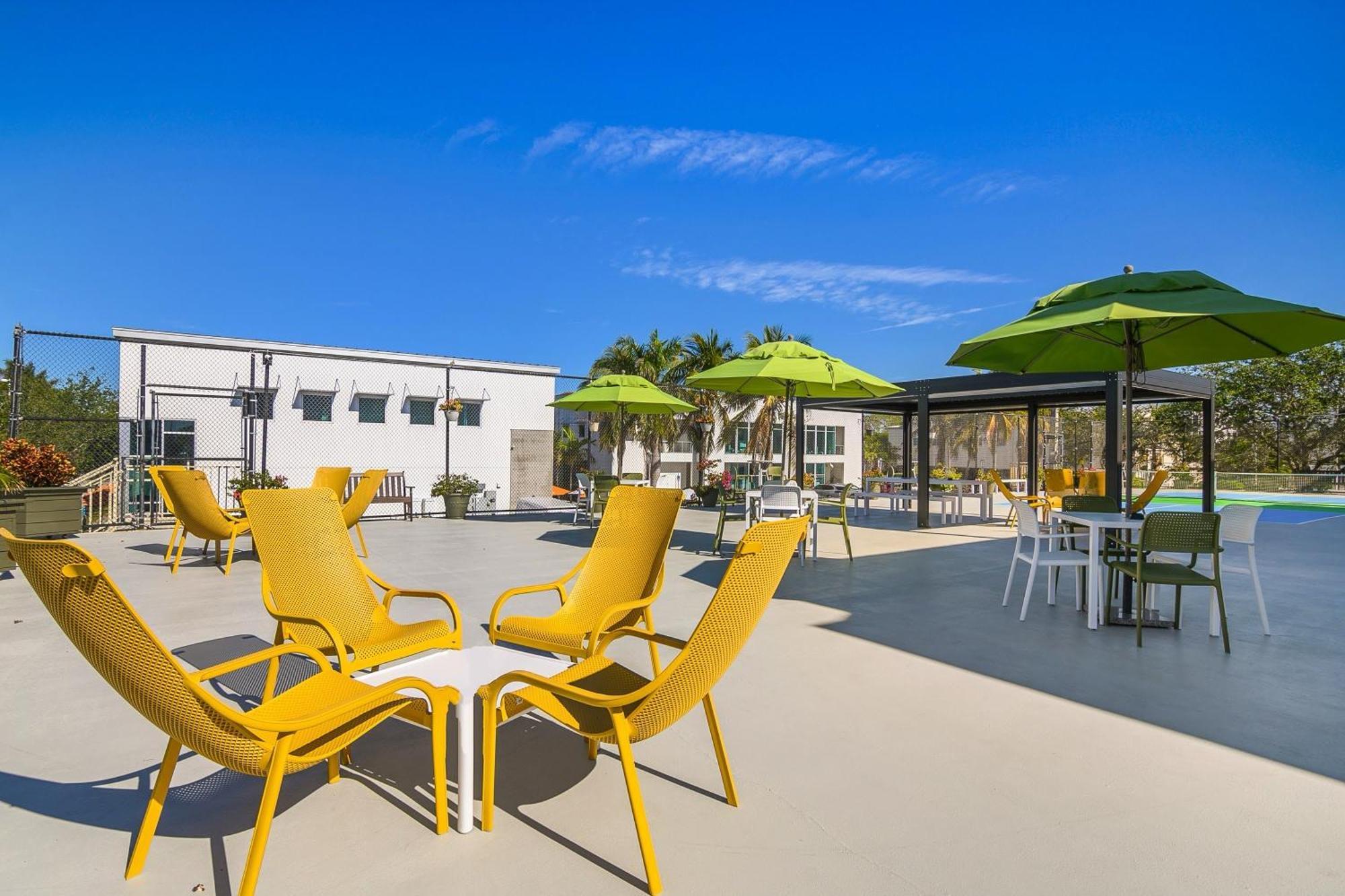 Naples Park Central Hotel 외부 사진