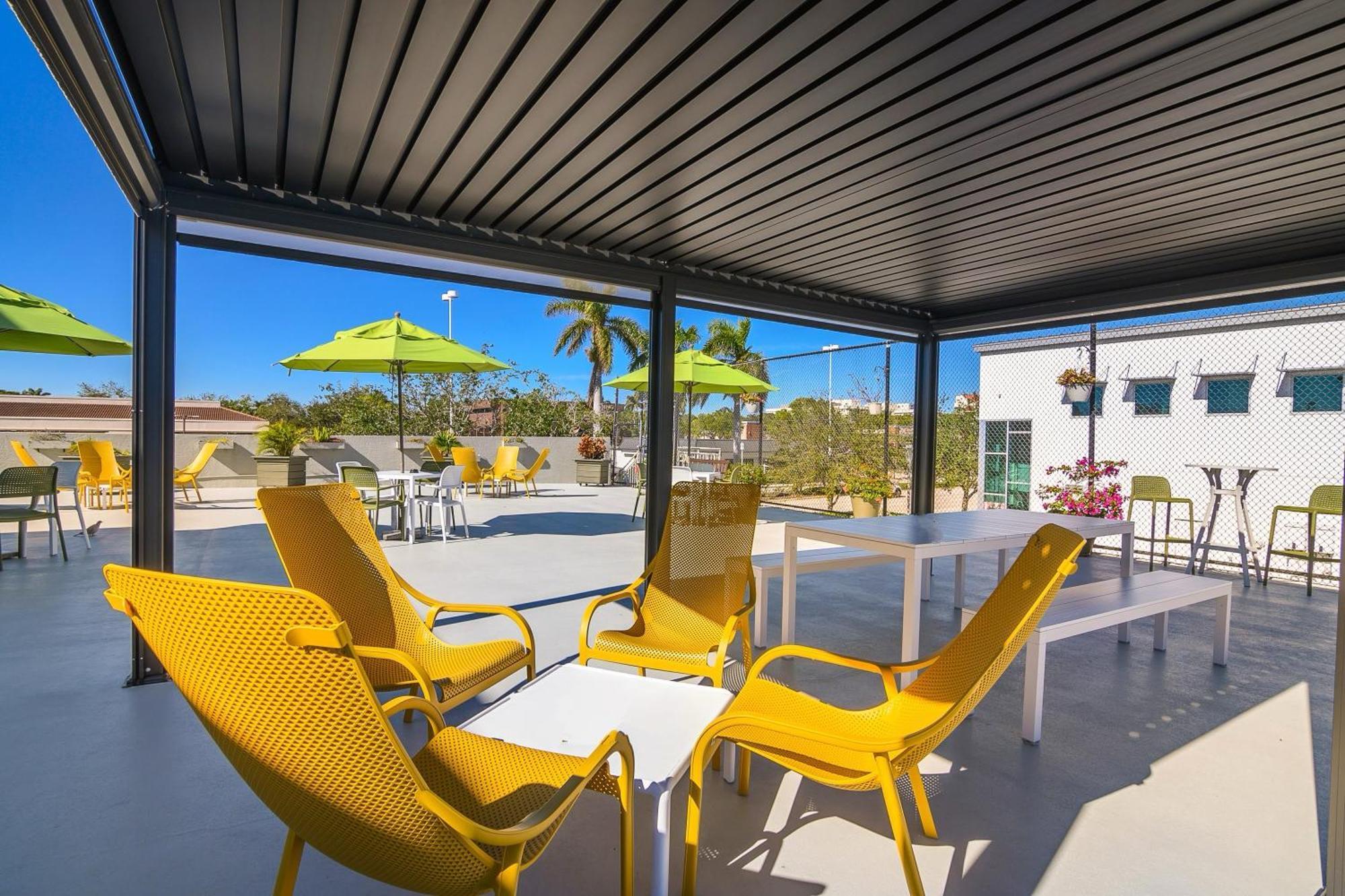 Naples Park Central Hotel 외부 사진