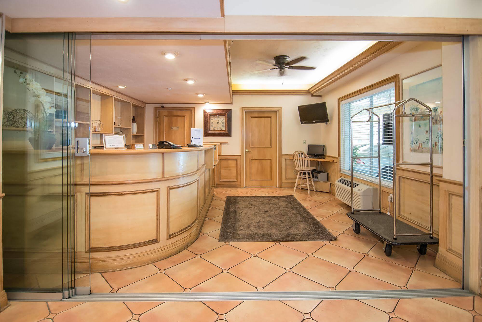 Naples Park Central Hotel 외부 사진