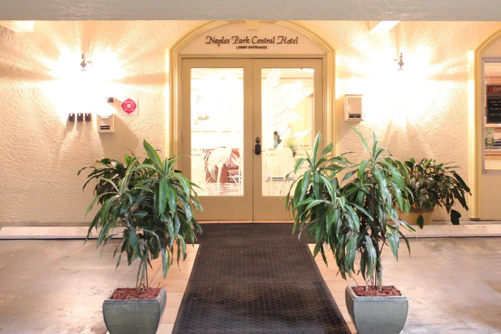 Naples Park Central Hotel 외부 사진
