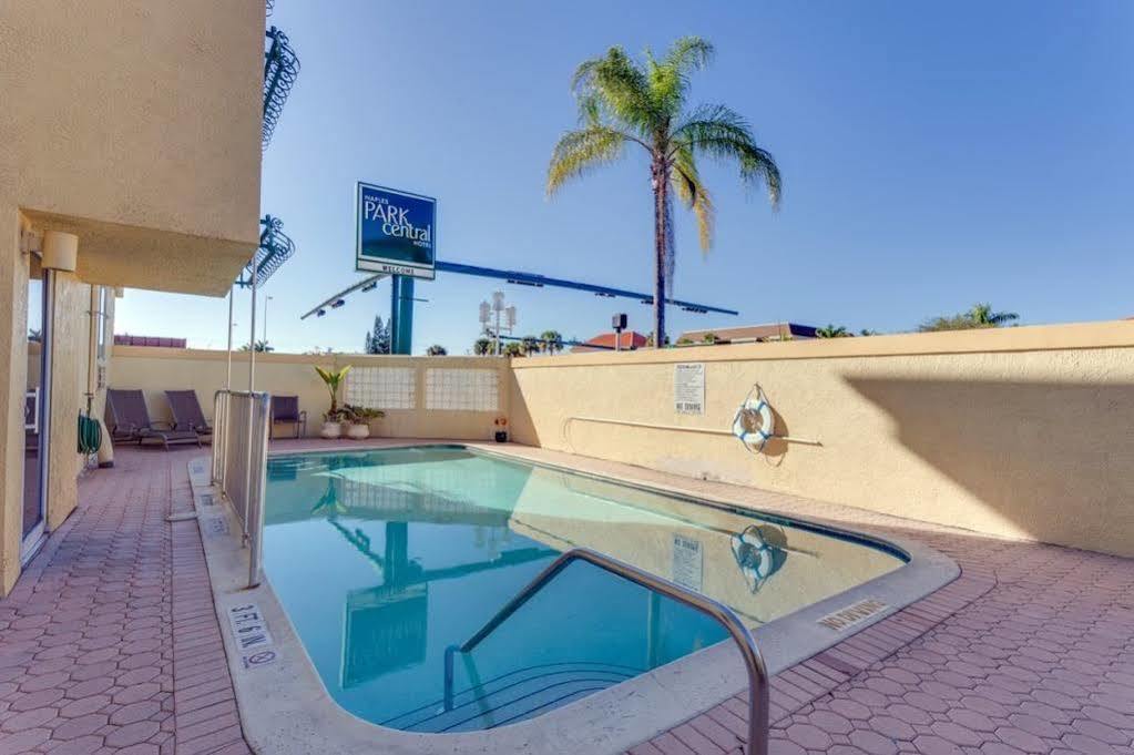Naples Park Central Hotel 외부 사진